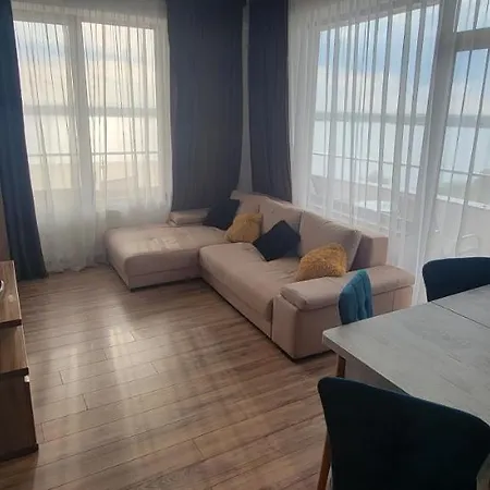 Ionut Summerland Apartment
