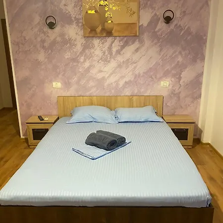 Ionut Summerland Apartment *