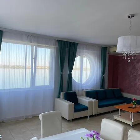 Ionut Summerland * Mamaia