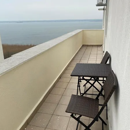 Ionut Summerland Apartment